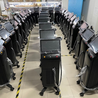 810nm 808nm Diyot Buz Lazer Makinesi 3 Dalga Deri Sıkıştırıcı / Gözenek Çıkarıcı