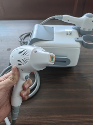3.5 inç renkli dokunmatik ekran 808nm diodo lazer saç kesim makinesi saç salonu tedavi için