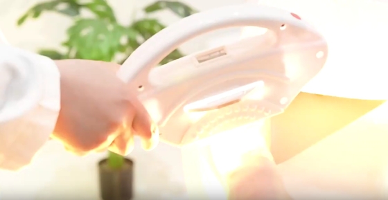 8.4 inç dokunmatik ekranlı IPL saç çıkarma makinesi güzellik salonu / kozmetik salonu için